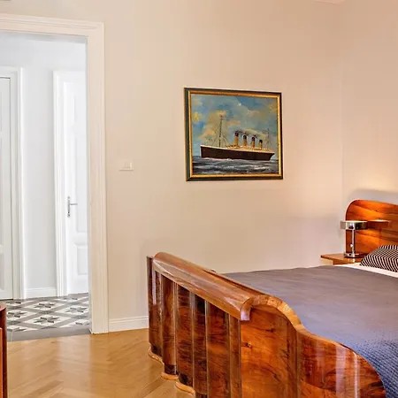 Deluxe Beachfront Klara, Apartment *